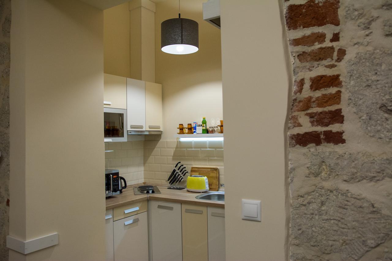Zora Apartman Eger Buitenkant foto